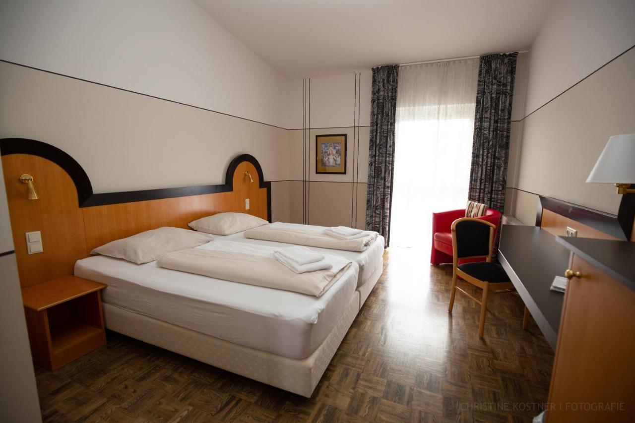 Double Room,753184346:JPEG
